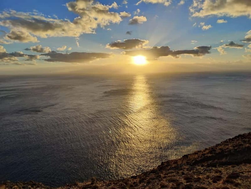 Porto Santo: Island Highlights 4x4 Tour with Hotel Transfers - Morenos and Miradouro das Flores bring the big finish