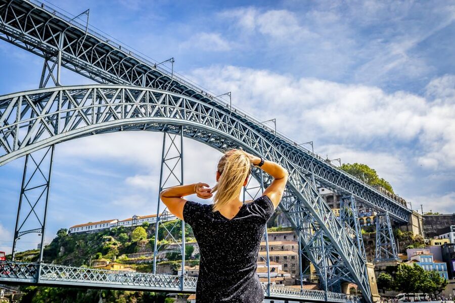 Porto: Six Bridges Cruise - Seating, photographs, and getting off the boat