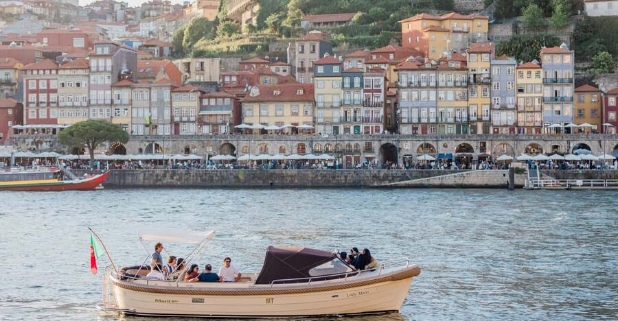 Porto: Six Bridges Douro River Cruise with Drinks - The crew makes the difference