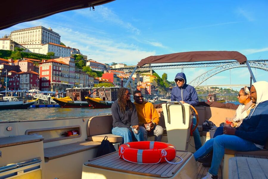 Porto: Six Bridges Douro River Cruise with Drinks - Who should book this Douro cruise?