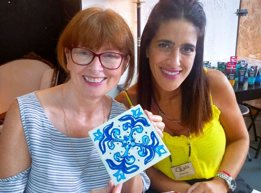 Porto: Tile Painting and Cocktails in Downtown Porto - Accessibility, languages, and practical timing