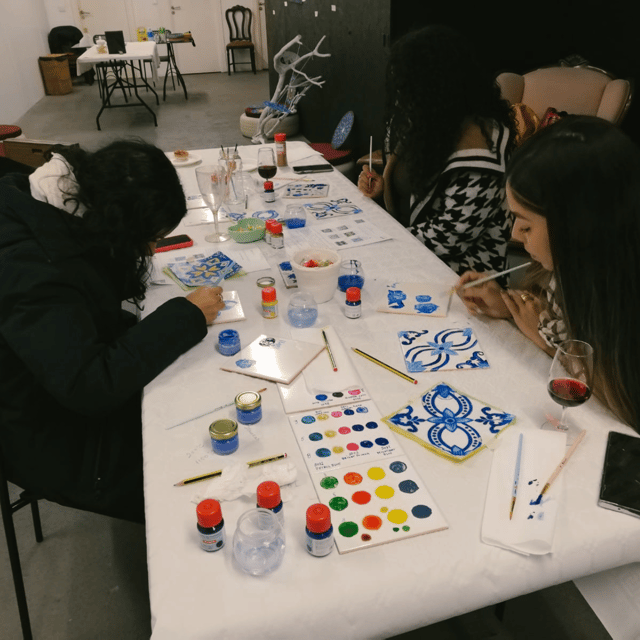 Porto: Tile-Painting Workshop with Porto Wine - Bainharia - Collecting your tile after two hours