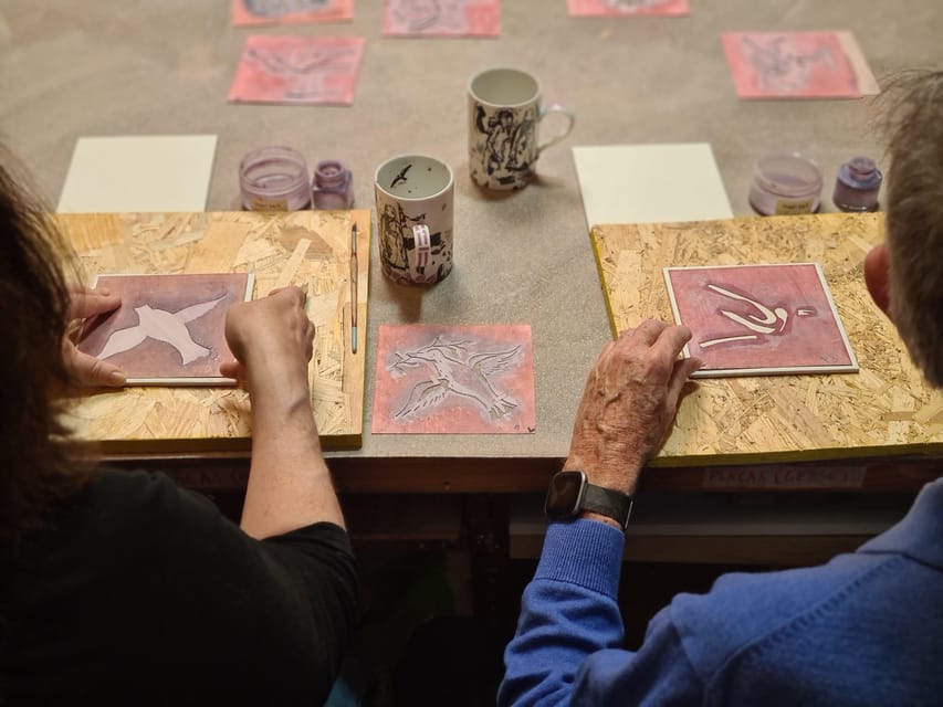 Porto: Tile Painting Workshop with Tea and Port Wine - The opening lesson: tiles, culture, and local examples