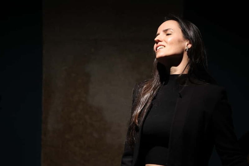 Porto: Traditional Fado Show at Sao Bento with Port Wine - Key points to know before booking