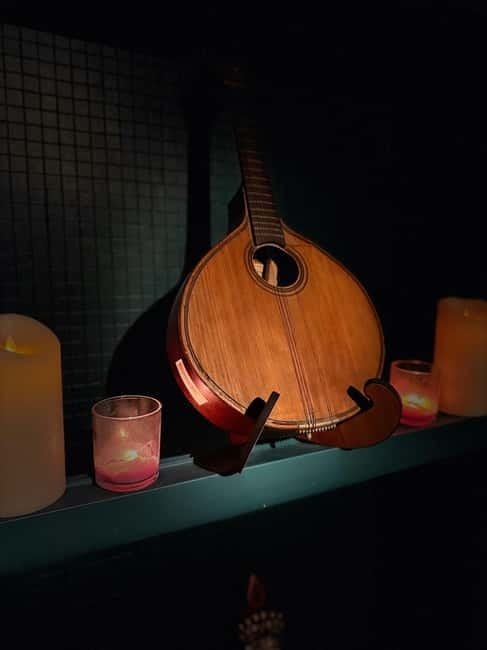 Porto: Traditional Fado Show at Sao Bento with Port Wine - What the one-hour program feels like