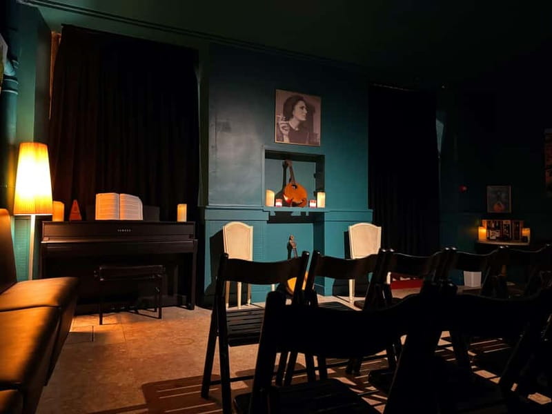 Porto: Traditional Fado Show at Sao Bento with Port Wine - Who will enjoy this most