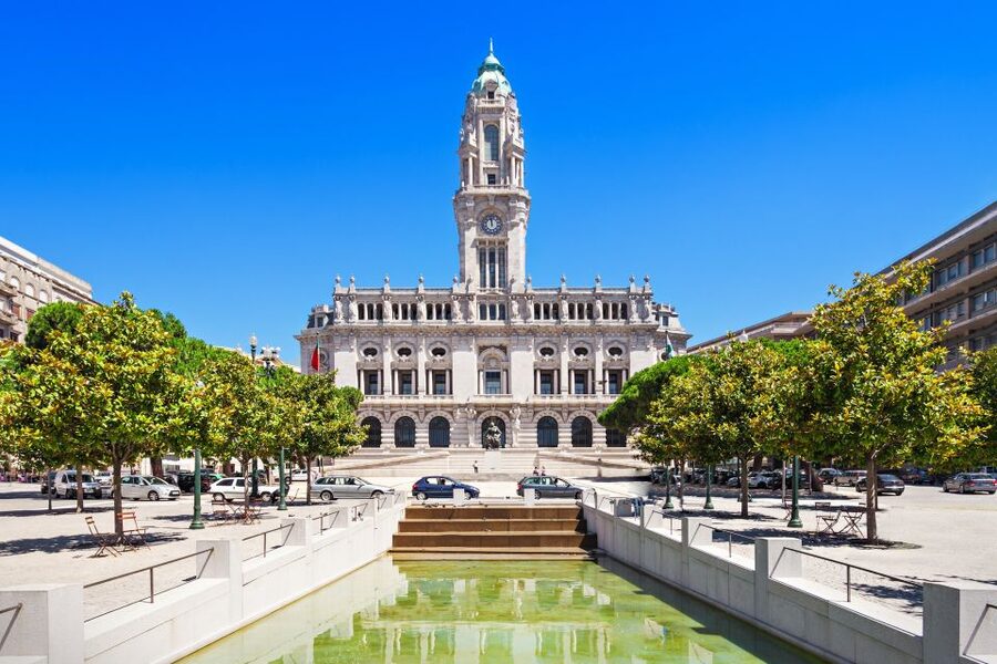 Porto: Tuk-Tuk Tour, Douro River Cruise, and Wine Tasting - Weather, comfort, and accessibility