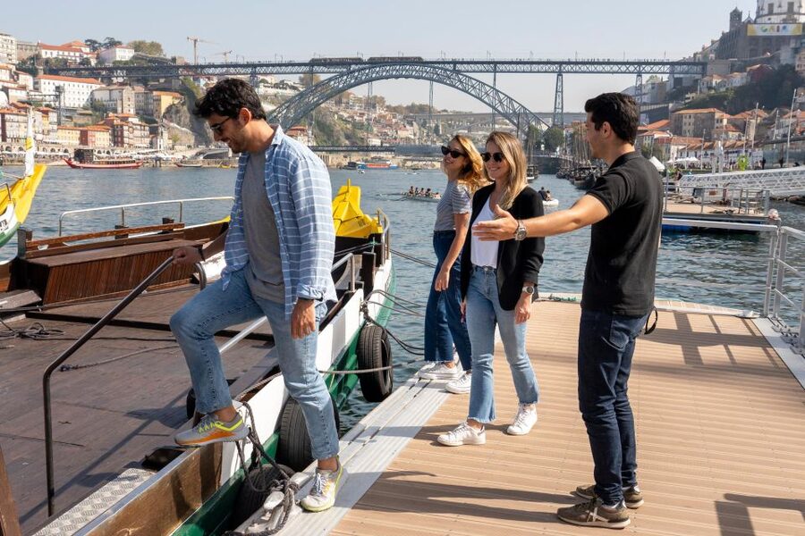 Porto: Walking Tour, Lello Bookshop, Boat and Cable Car - The cable car gives your legs a break