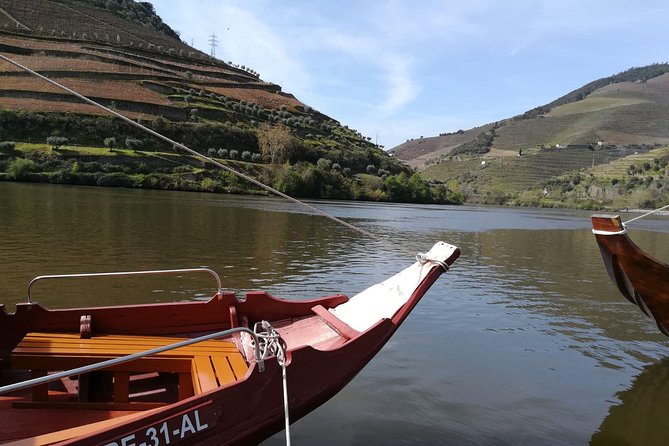 Premium Douro Valley Small-Group Tour, Wine Tasting, Lunch & Boat - The guides make the difference
