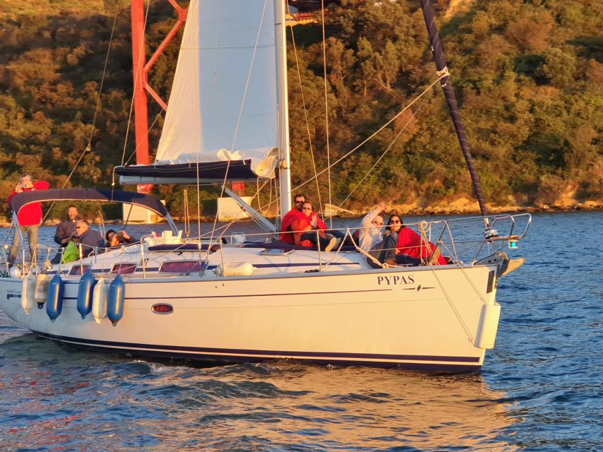 Private Lisbon Sightseeing Sailing Boat Tour with Locals - Sailing toward Alcântara