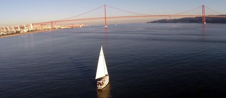 Private Romantic cruise with sparkling wine- 2-Hour- Lisbon - Lisbon’s Skyline From the Water