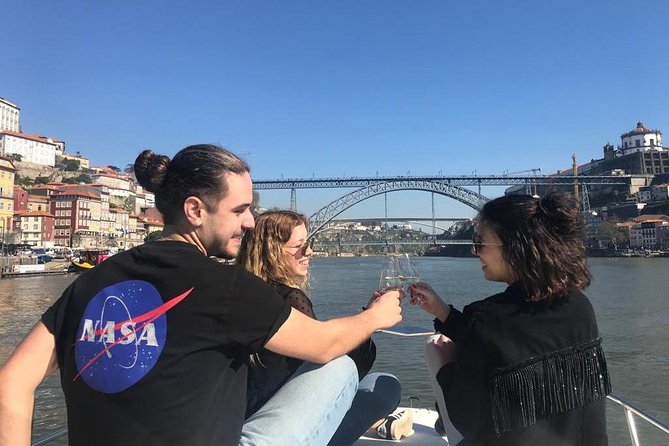 Private tasting in the Douro (1 to 7 people) on a yacht for yourself - Under the Infante Bridge and into Porto’s riverfront