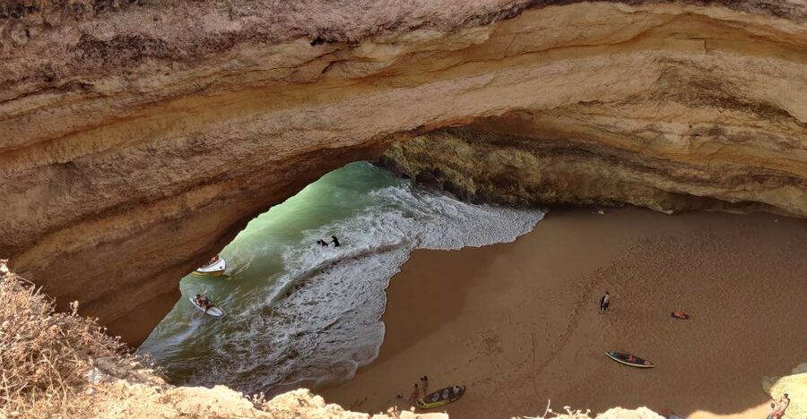 Quarteira: Benagil Cave Guided Catamaran Day Cruise & Drink - The 100-minute coastal sightseeing run
