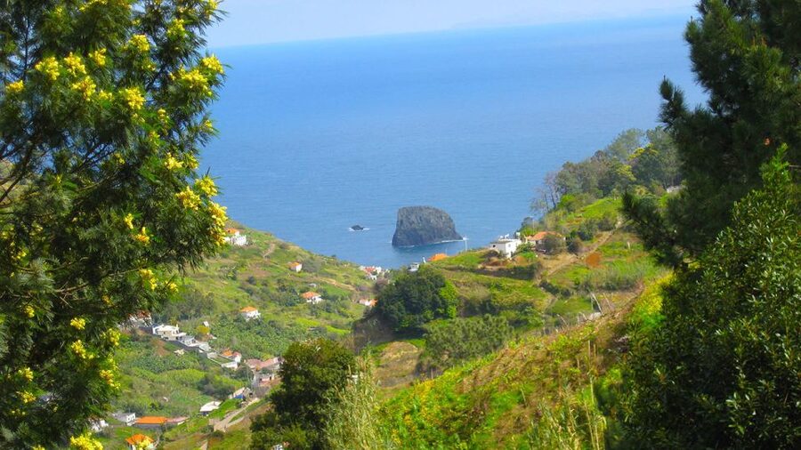 Referta / Castelejo - Levada Walk - Views toward Penha d’Águia
