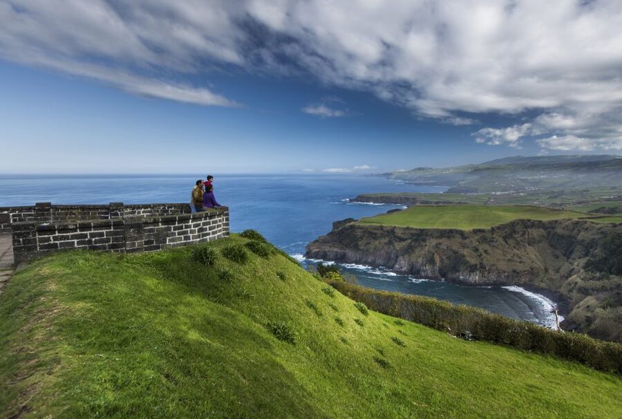 São Miguel East: Full-Day Van Tour with Lunch - Quick takeaways