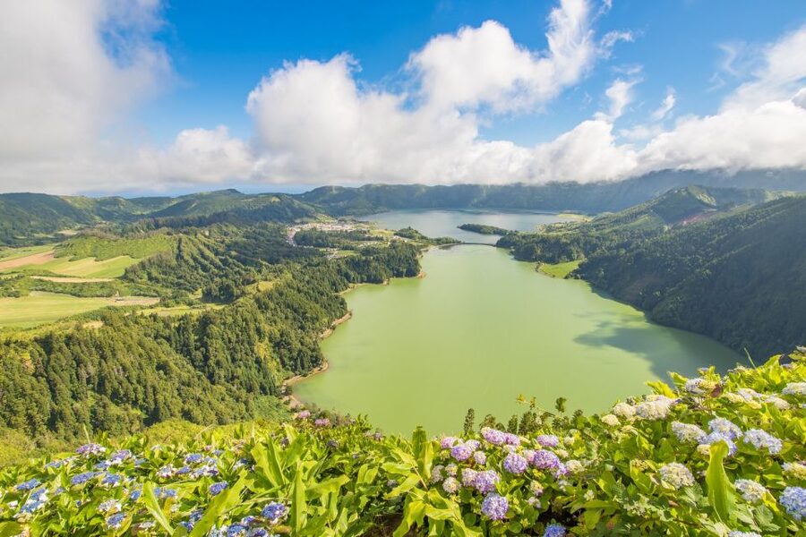 São Miguel: Full-Day Tour to Sete Cidades and Lagoa do Fogo - Inside the caldera at Sete Cidades