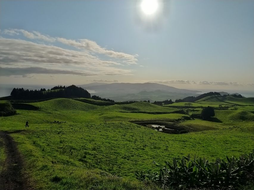 São Miguel: Sete Cidades & Lagoa do Fogo Tour with Lunch - The Santiago viewpoint adds another angle