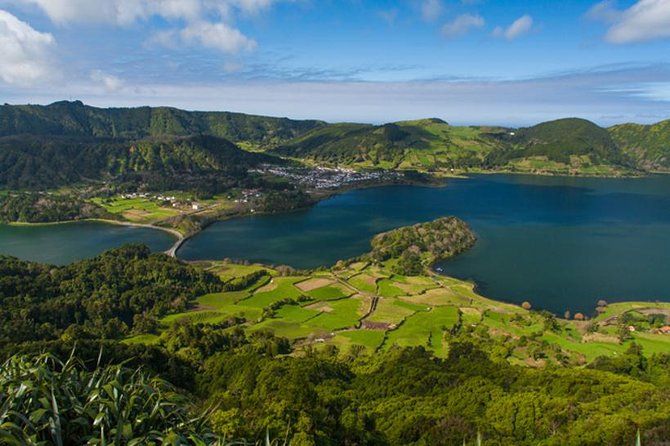 São Miguel West Full Day Tour with Setes Cidades Including Lunch - Sete Cidades works best from several viewpoints