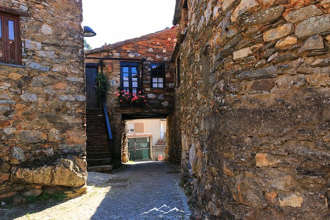 Schist Villages at Lousa Mountain - The full-day route reaches higher ground