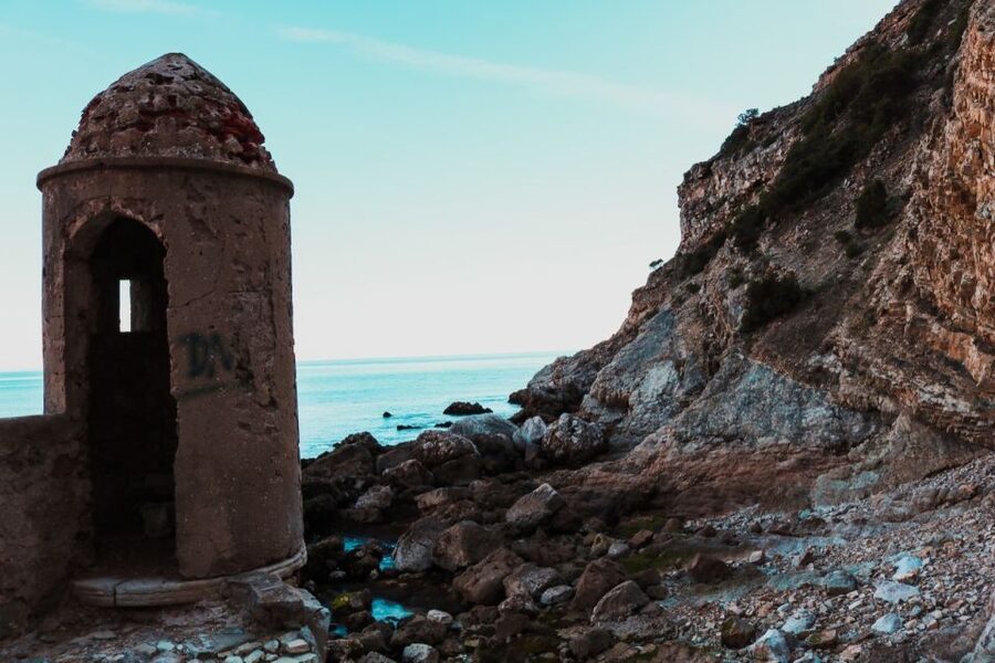 Sesimbra: Arrábida Beaches & Caves Boat Tour with Snorkeling - What the $58 price really covers