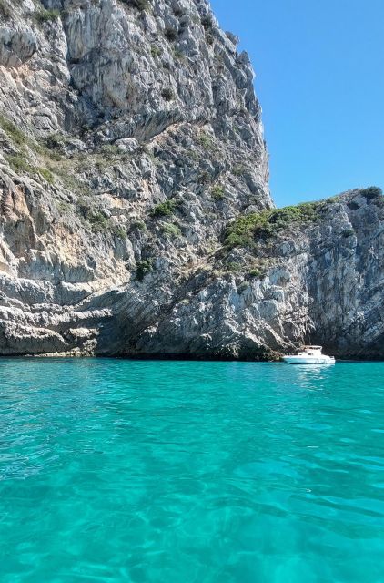 Sesimbra: Secret Bays and Beaches Boat Tour with Snorkeling - Starting at Blue Coast Tours Sesimbra