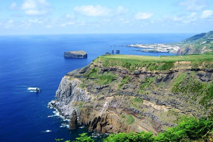Sete Cidades Azores 4x4 Day Tour from Ponta Delgada - A full day around São Miguel’s volcanic west