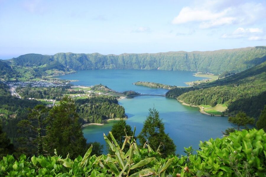 Sete Cidades Azores 4x4 Day Tour from Ponta Delgada - Lunch in Sete Cidades village