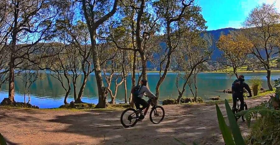 Sete Cidades: E-Bike Rental with GPS and Map Tour - Route 2: Vista do Rei, crater paths, and Mosteiros