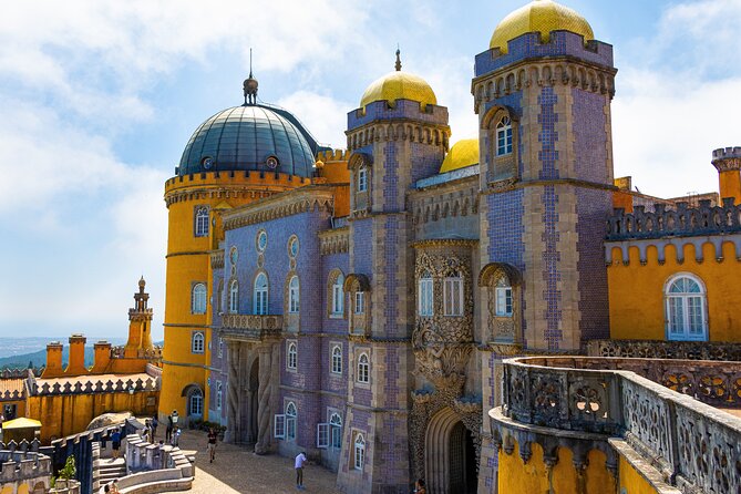 Sintra-Cascais-Pena Palace 8-People Small Group Tour from Lisbon - Cascais for lunch, the marina, and gelato