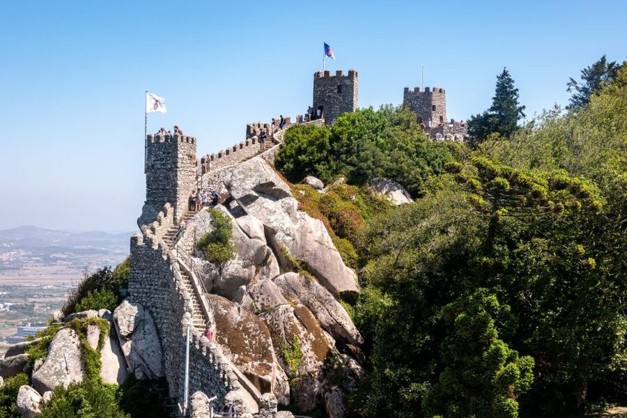 Sintra: Castle of the Moors & Quinta Entry with Audio Guides - Two very different sides of Sintra