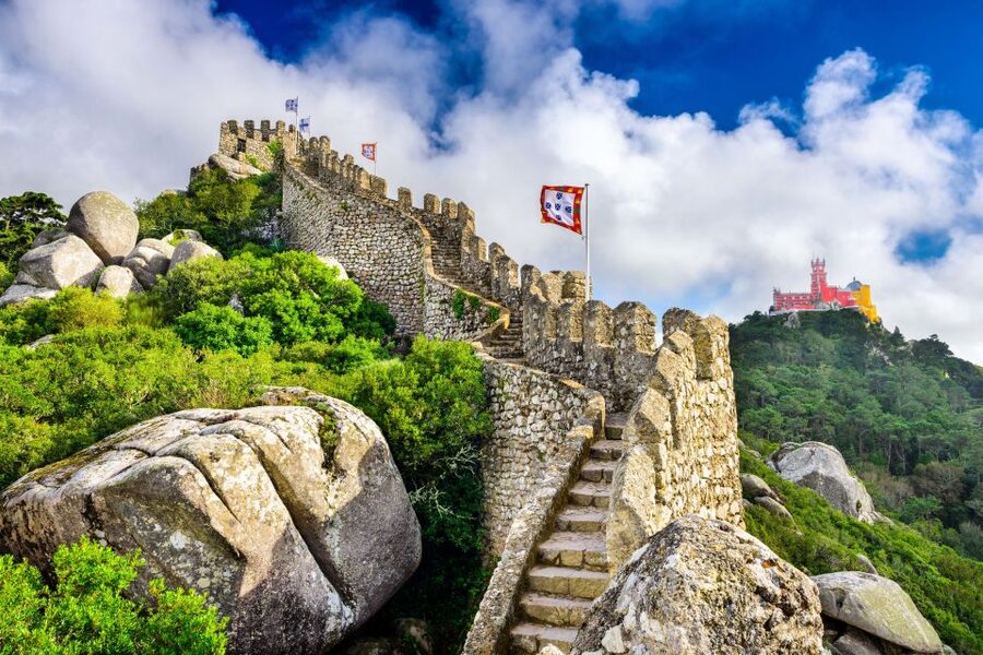 Sintra: Castle of the Moors Skip-the-Line Ticket - Getting from Lisbon to Sintra and up the hill