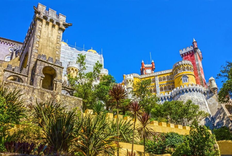 Sintra: Full-Day Deluxe Tour with Pena Palace ticket - Key points at a glance