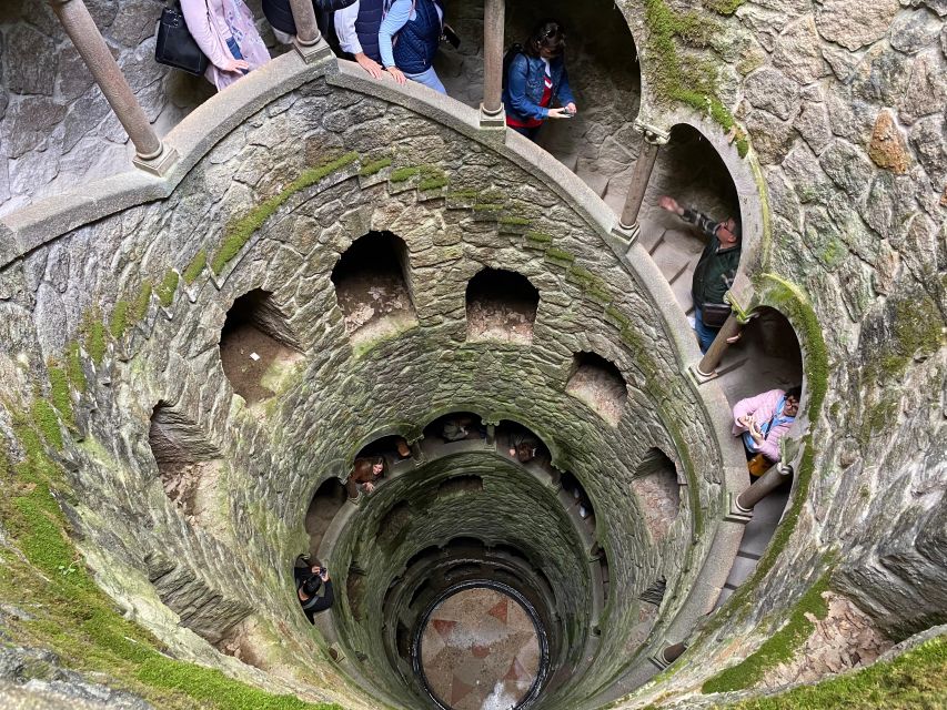 Sintra/Lisbon: Sintra & Quinta da Regaleira Tour with Ticket - Walking through the gardens and tunnels