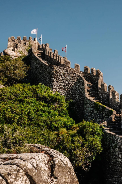 Sintra: Private Sightseeing Tuk Tuk Tour - Fonte da Sabuga and the first Sintra views
