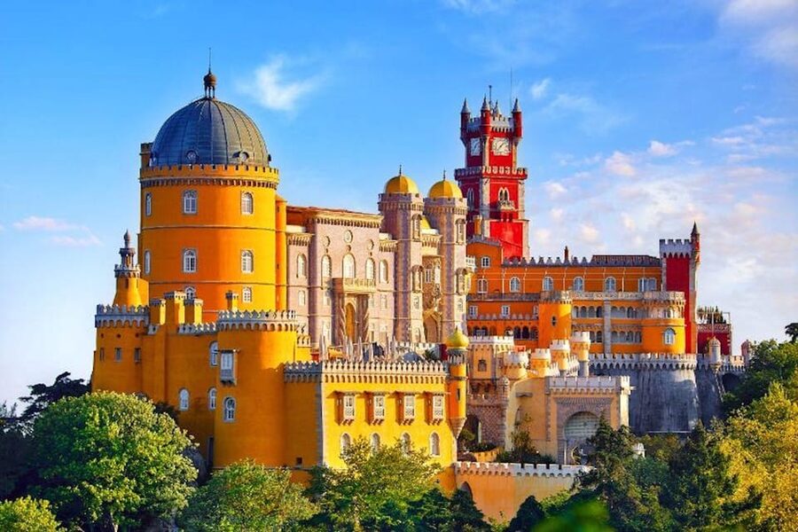 Sintra: Private Sightseeing Tuk Tuk Tour - Guincho Beach, Boca do Inferno, and Cascais