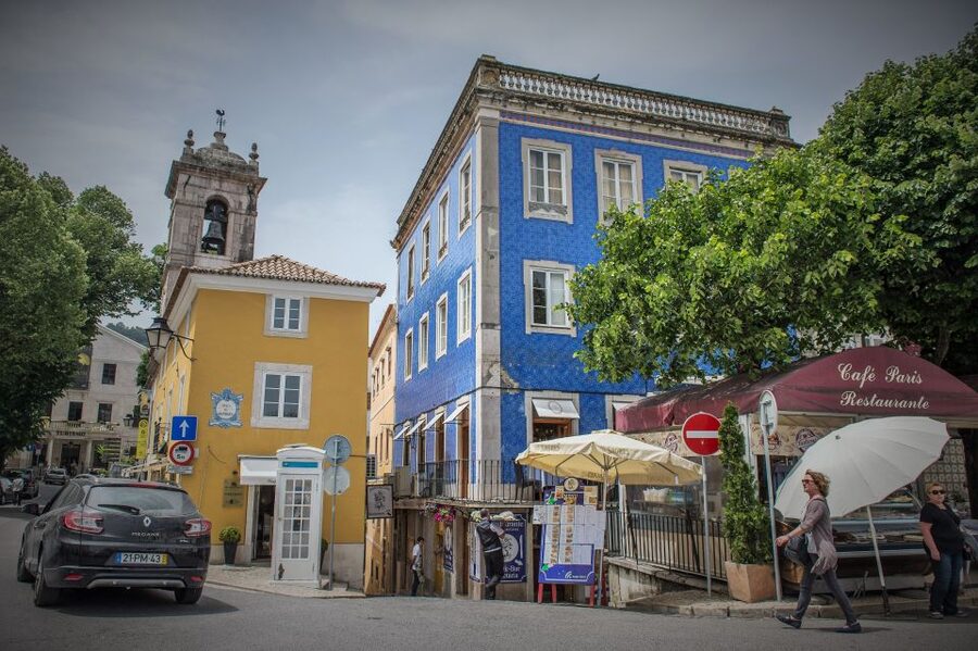 Sintra: Walking Tour with Palace, Castle, and Old Town Visit - Climbing from the station through forest paths