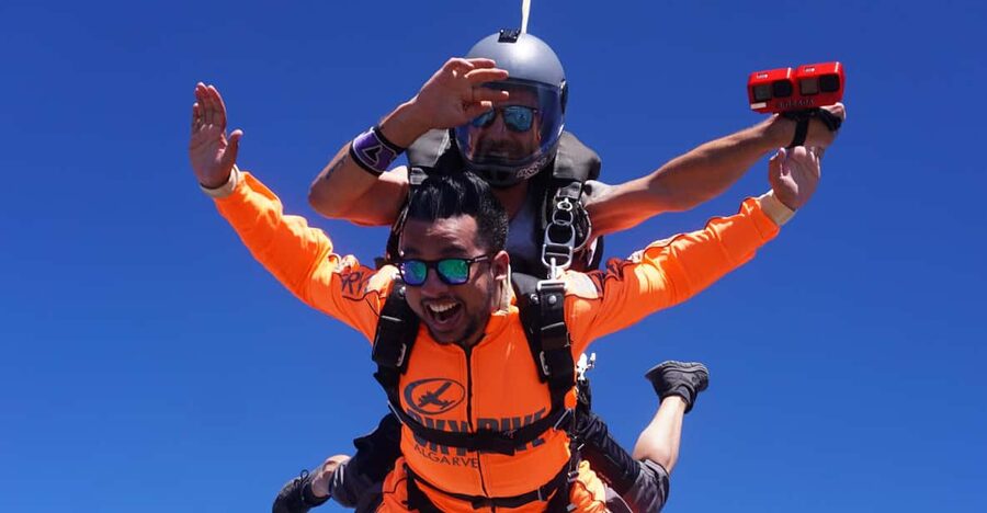 Skydive Algarve: Tandem Skydiving 10.000ft (up to 15.000ft) - Harnesses, jumpsuits, and the camera option