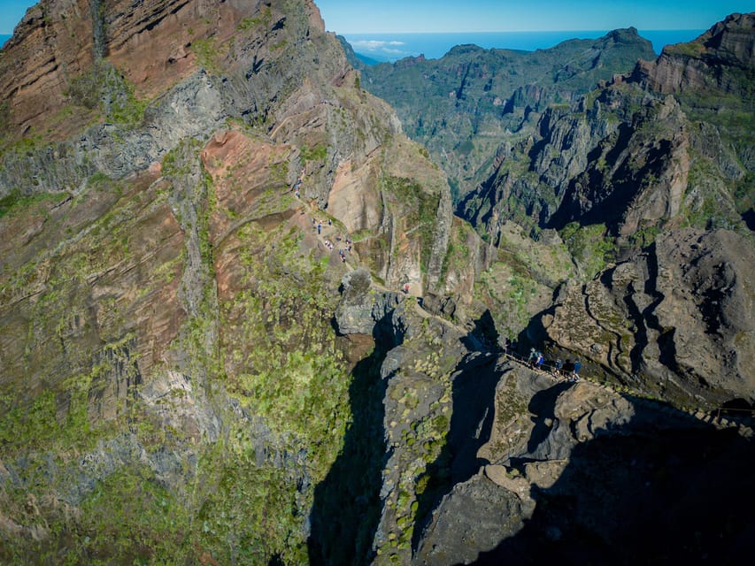 Stairway to Heaven: Pico do Areeiro in Madeira Island - Ninho da Manta and the first high ridge views