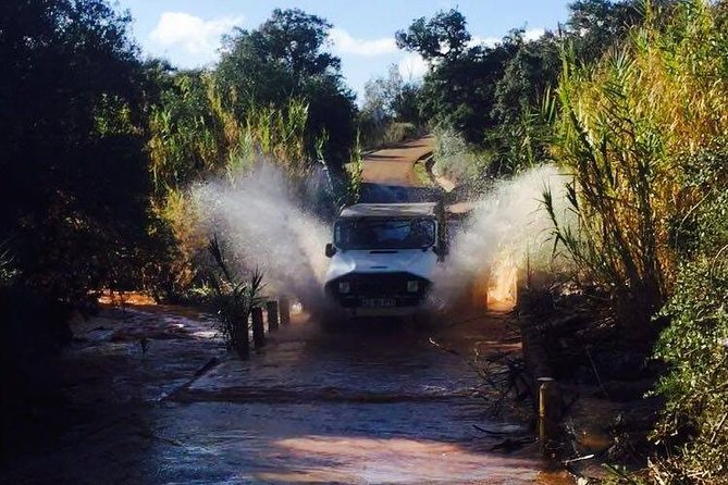 Sunset Jeep Safari with Dinner in Algarve - A farm tasting with honey and Portuguese spirits