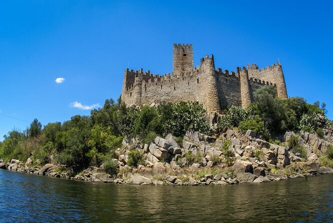 Templar Tour Convent of Christ & Almourol Castle from Lisbon - Arriving at Almourol Castle by boat