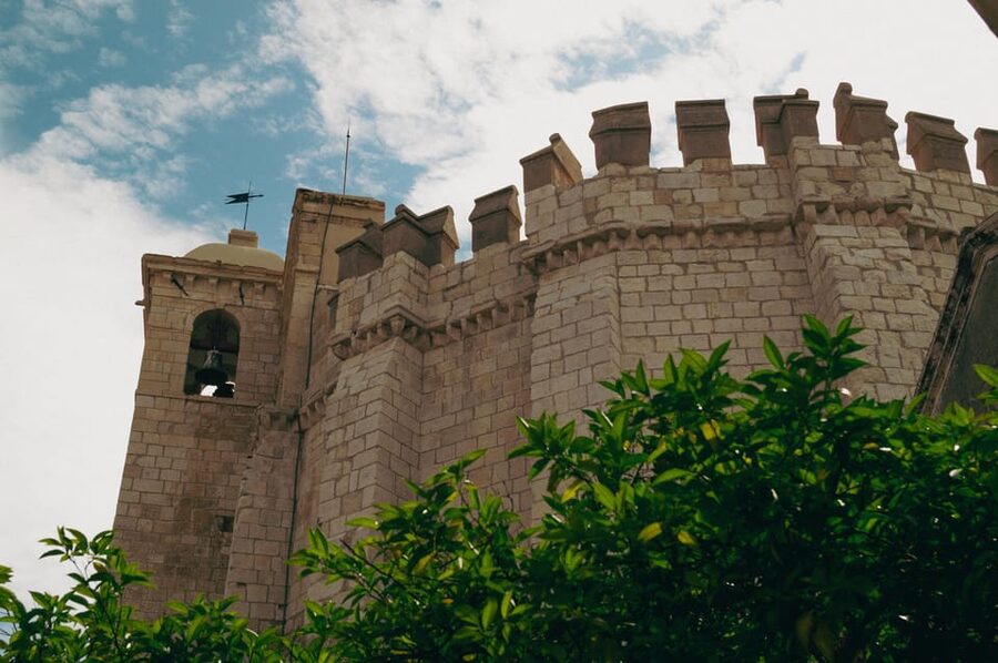 Tomar: Knight's Templar Castle and Convent of Christ Tour - The Chapter House window and the details you might miss