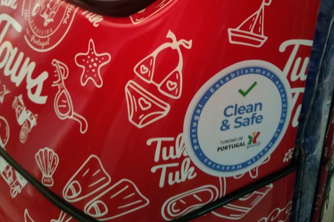 Tonys Tuk Tuk Tours - Start at 10 a.m. with Albufeira spread out below you