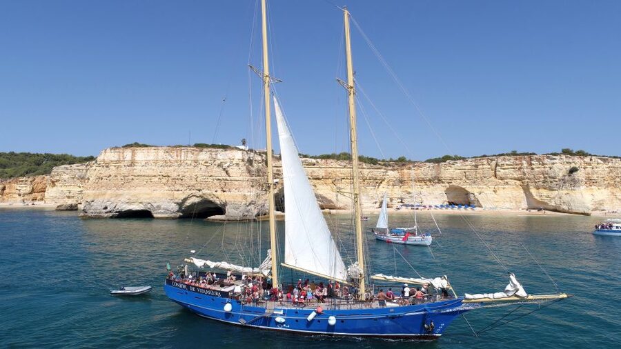Vilamoura: Algarve Coast 3-Hour Sailing Cruise With Open Bar - Falésia and the first open-water views