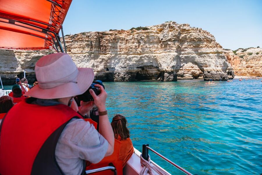 Vilamoura: Benagil Cave Boat Tour with Entry - Comfort, safety, and the pace of the ride
