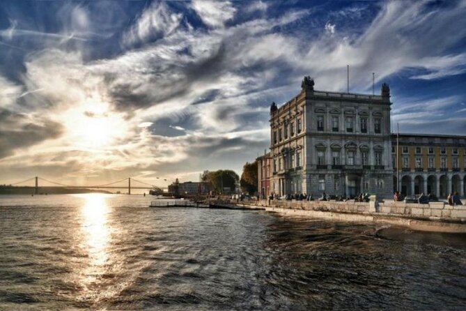Welcome Lisbon Tour with Local Guide in Private Eco Tuk Tuk - Senhora do Monte and the high view over Lisbon