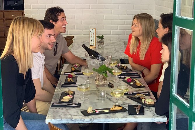 Winner 2025 Undiscovered Lisbon Food & Wine Tour by Eating Europe - The viewpoint and São Jorge: fried green beans with a twist